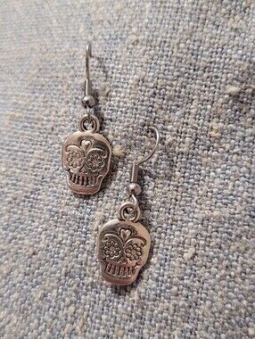 💚10 for $10💚 Bundle and save Silver Sugar Skull Dangle Earrings